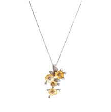 Load image into Gallery viewer, Floral necklace
