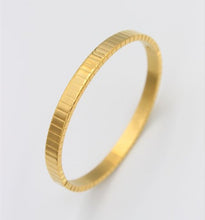 Load image into Gallery viewer, nickel free waterproof gold bangle bracelet for women
